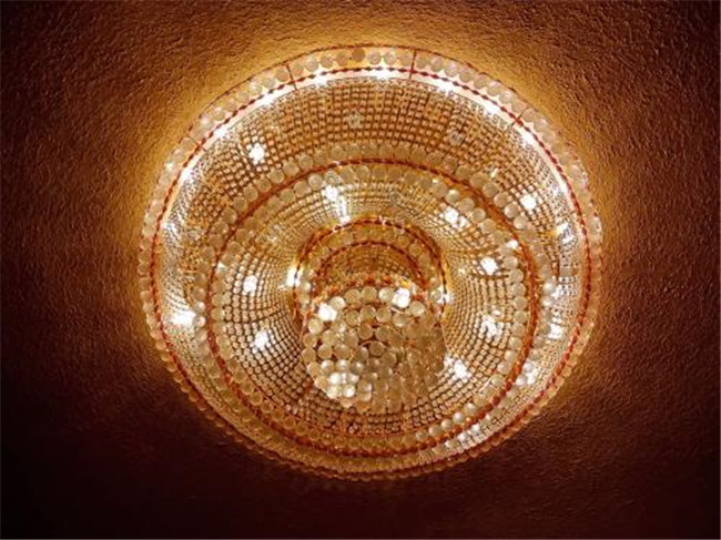广东酒店水晶灯应该如何清洗干净呢？