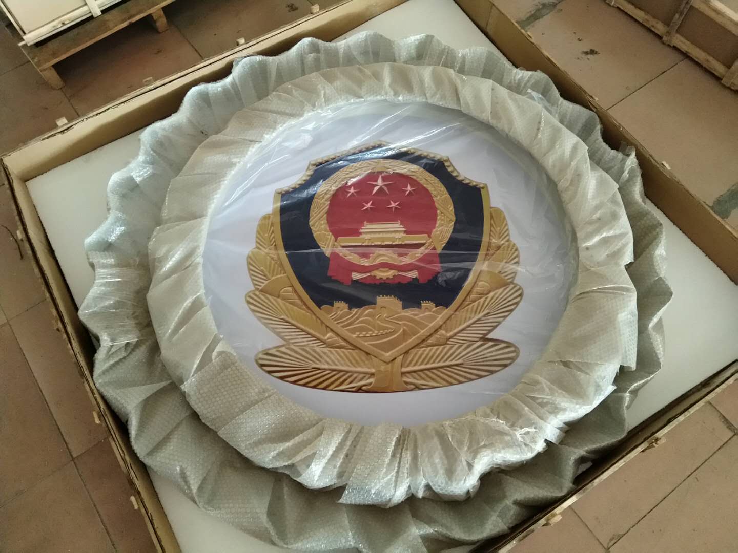 警徽吸顶灯